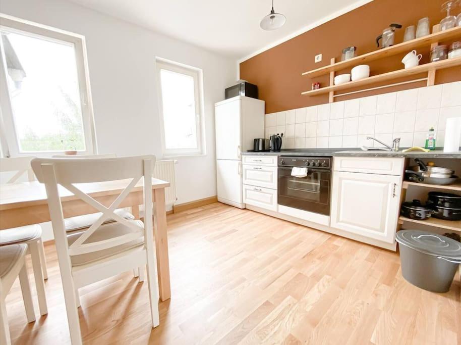 Schoene Ferienwohnung Mit Blick Ueber Stadtwald Лейпциг Екстер'єр фото