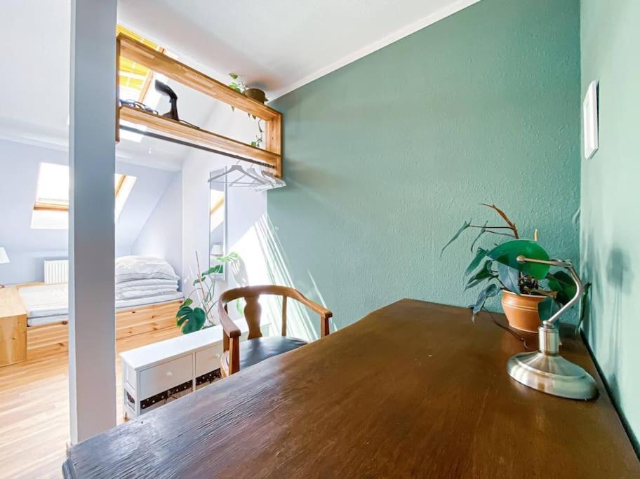 Schoene Ferienwohnung Mit Blick Ueber Stadtwald Лейпциг Екстер'єр фото